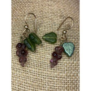 Vintage Purple Art Glass Grape Wine Drop Dangle Earrings Goldtone Wire Pierced